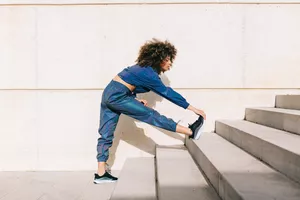 Spain, Andalucia, Malaga, woman doing outdoor workout, urban sport