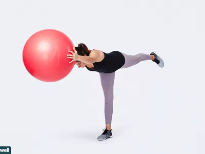 woman doing one leg balance