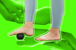 plantar fasciitis stretches rolling foot on ball