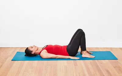 woman preparing to do a pelvic tilt