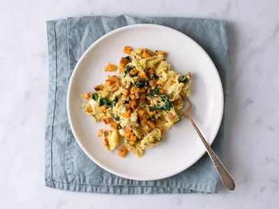 egg scramble with sweet potatoes and spinach