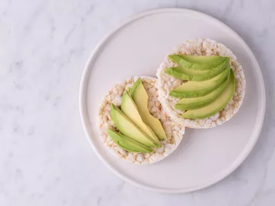 Rice cakes with avocado