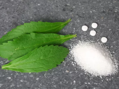 Stevia leaves, powder and tablets 