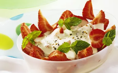 Strawberries with Gorgonzola cream
