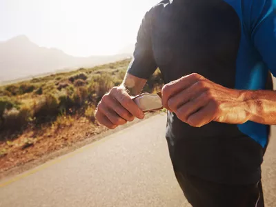 Runner opening energy gel packet