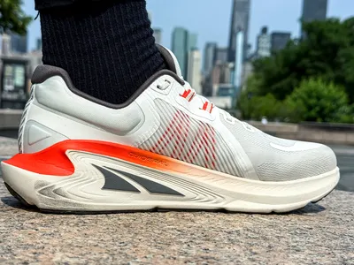 The thickness of the sole on the Altra Men's Paradigm 7 Sneakers