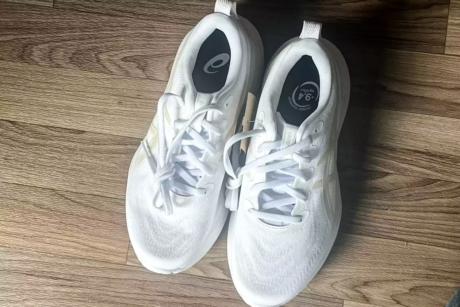 An overhead view of a pair of Asics Women's Gel-Cumulus 27 Running Shoes