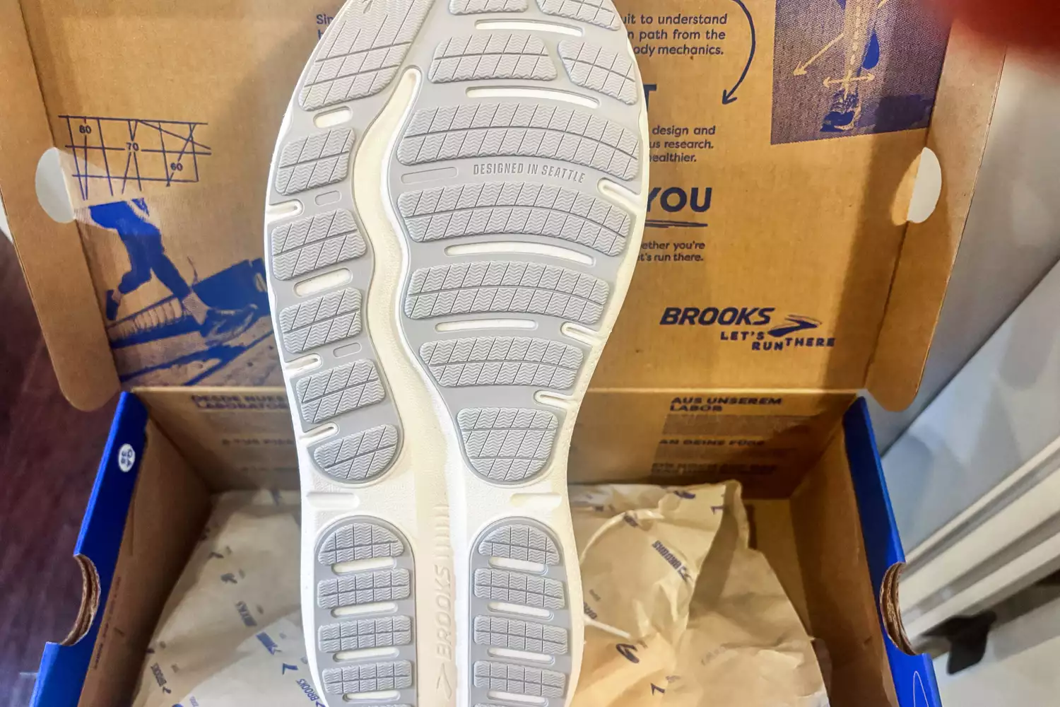 The bottom of a Brooks Men's Ghost Max L Sneaker