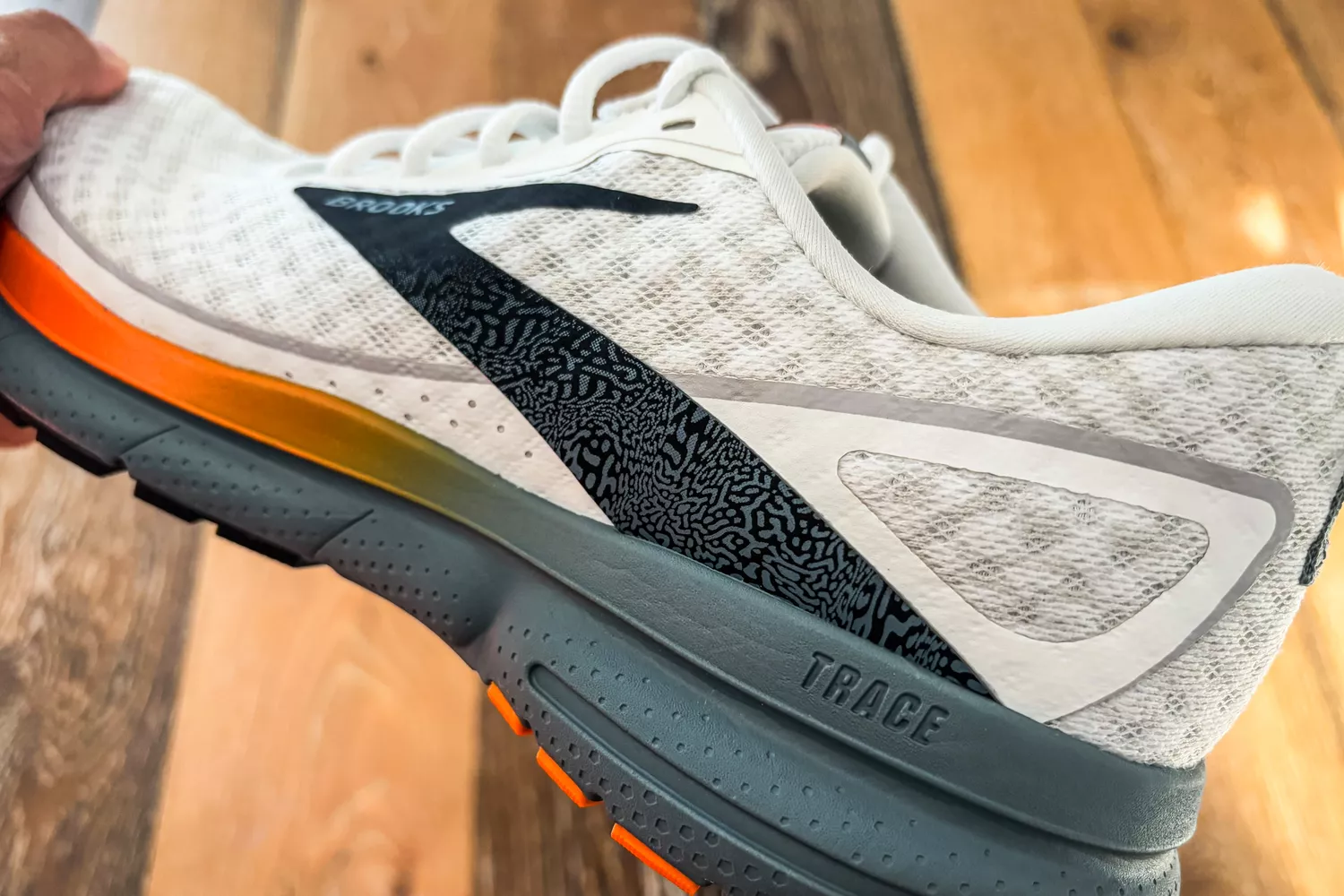 The side of the Brooks Men's Trace 3 Road Running Shoes