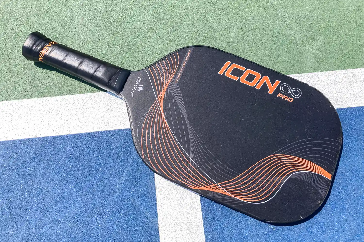 The design on the Diadem Icon Infinity Pro Pickleball Paddle