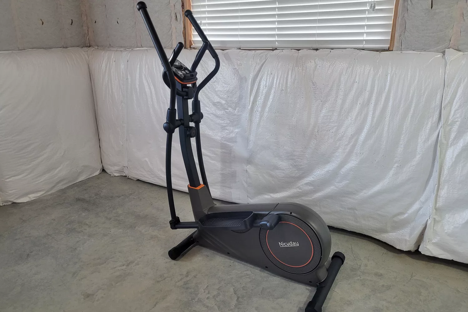 The Niceday Classic Elliptical CT11S in the corner of a room