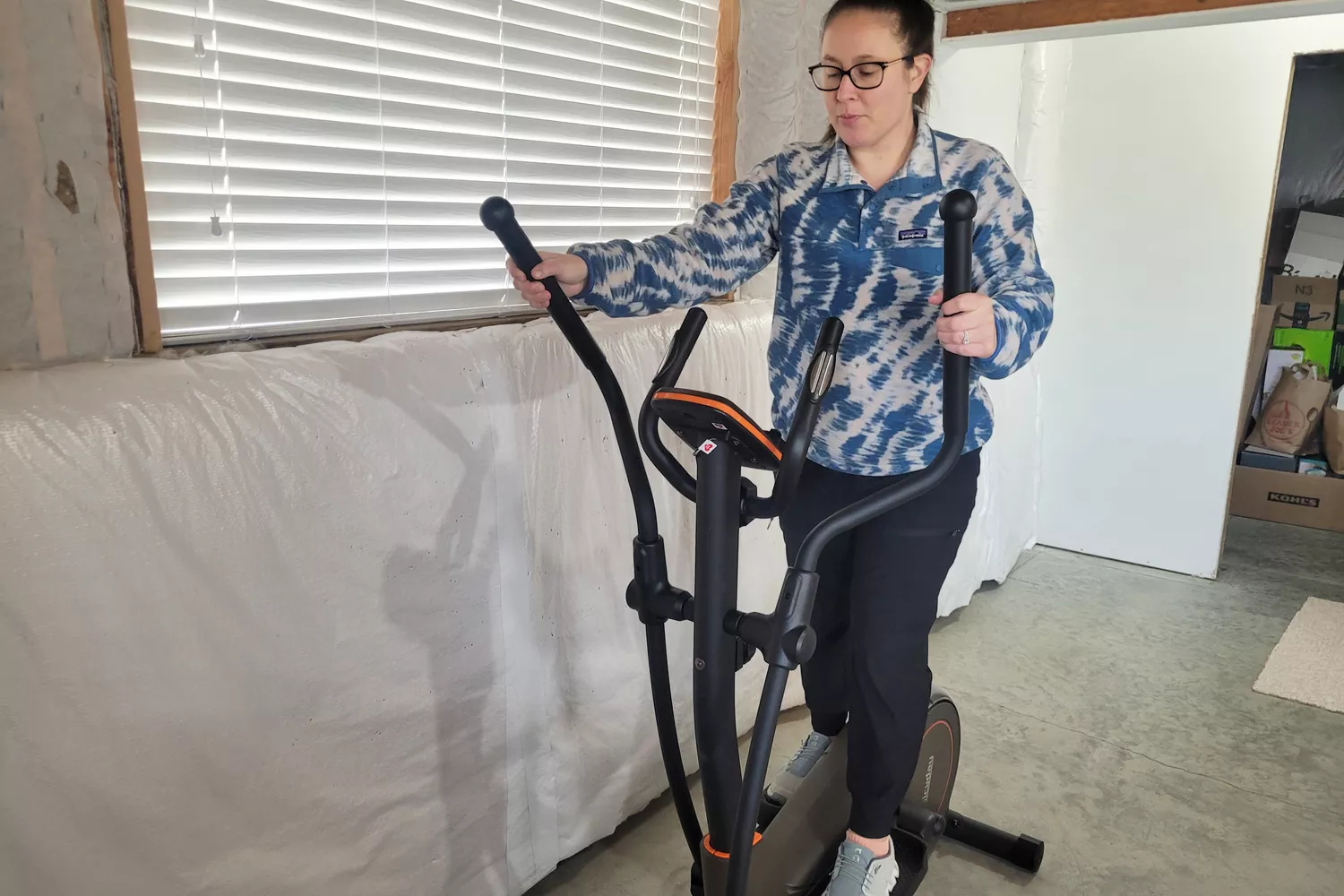 A person using the Niceday Classic Elliptical CT11S