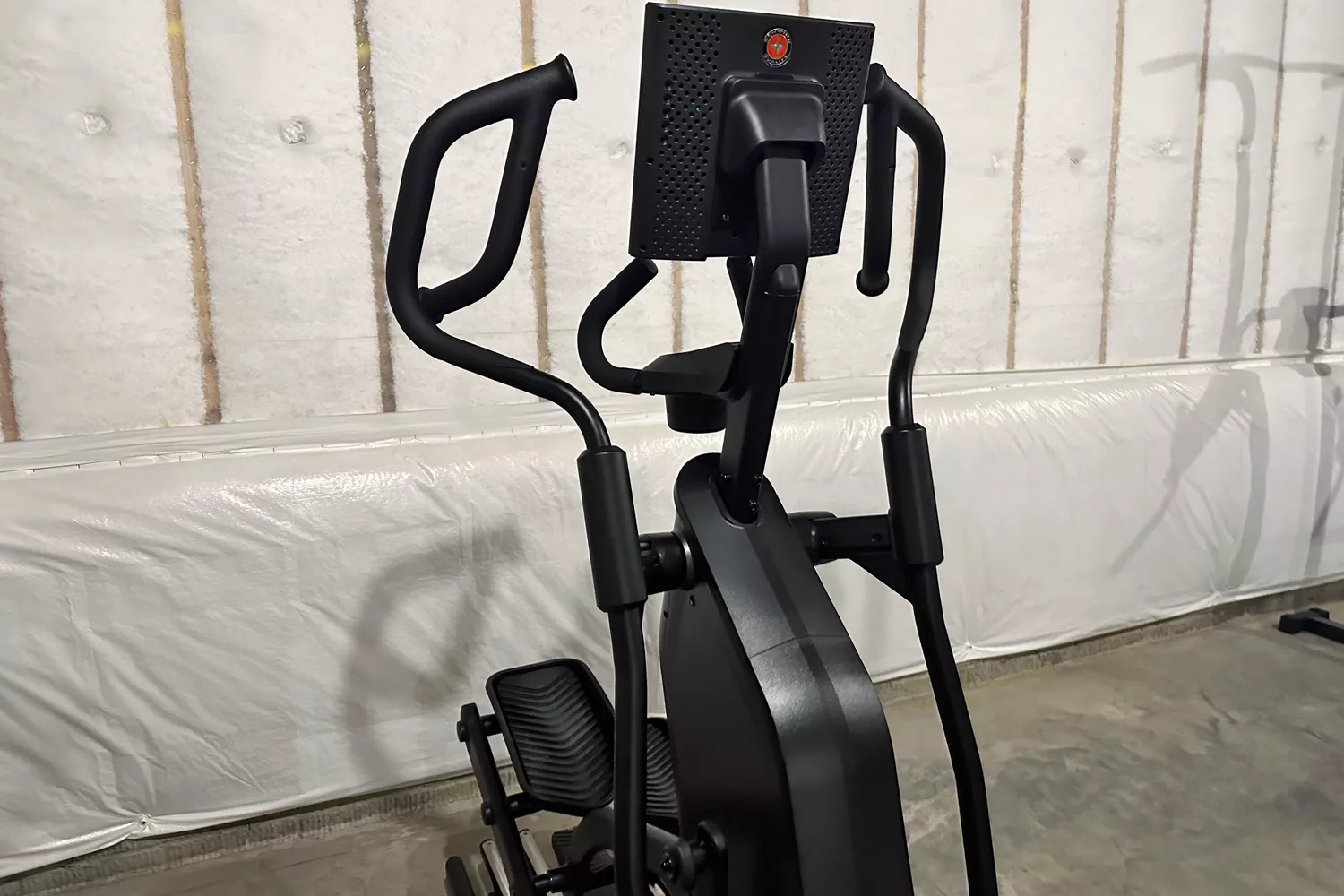 The Schwinn 490 Elliptical in the room