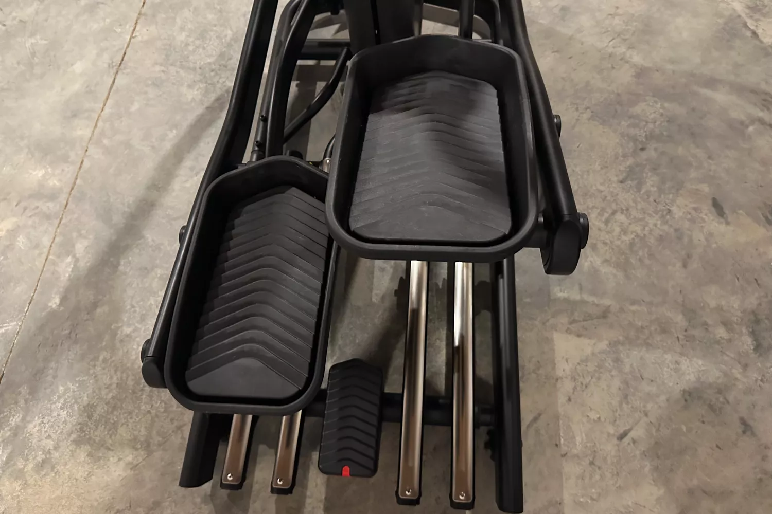 A close-up of the Schwinn 490 Elliptical pedals