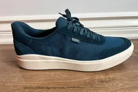 A side view of the Kizik Men's Prague 2 Sneakers
