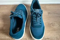 An overhead view of a pair of Kizik Men's Prague 2 Sneakers