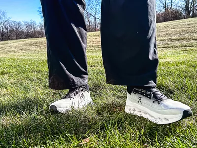 Person wearing On Cloudtilt - Men