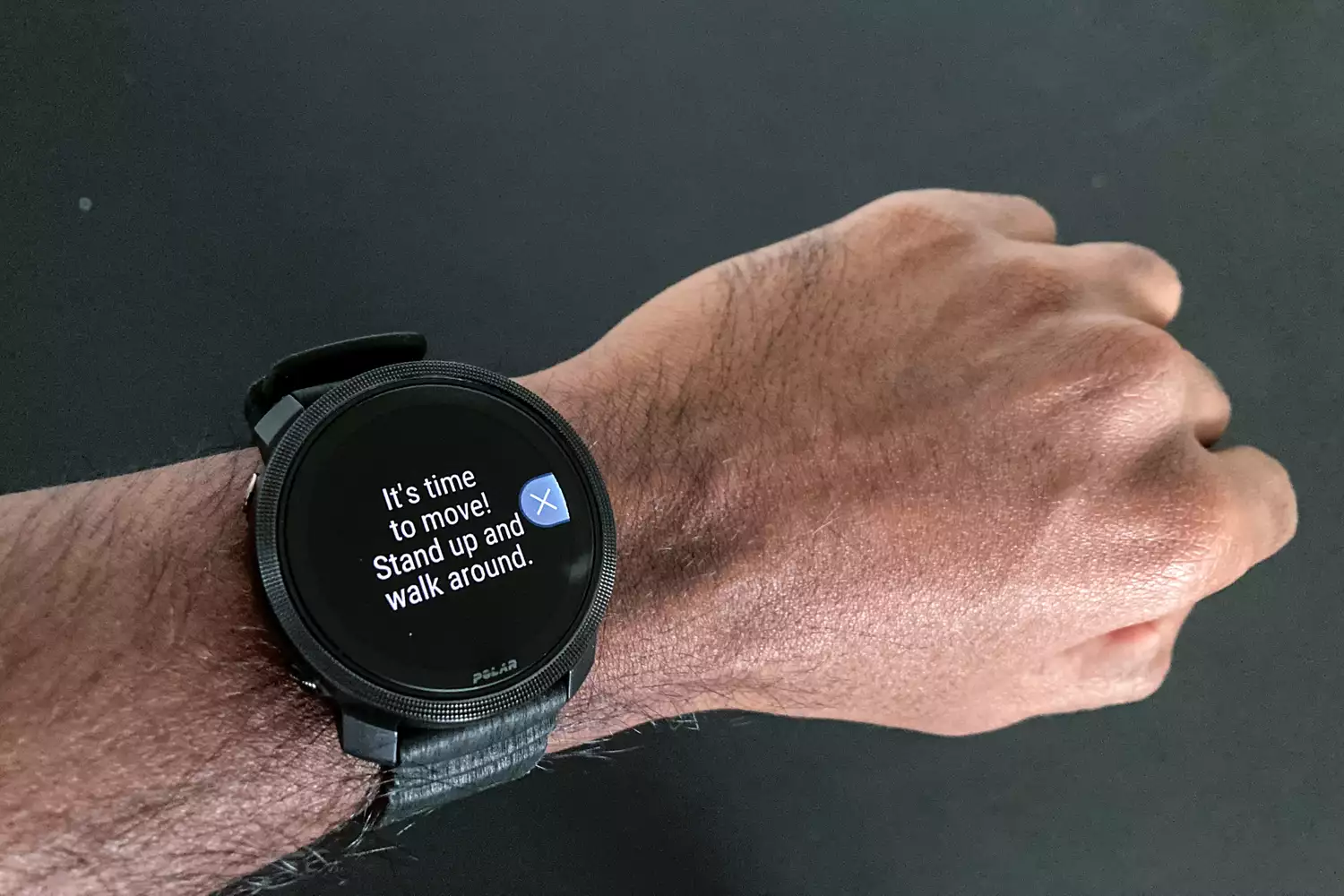 A warning displayed on the Polar Vantage M3 Smart Multi-Sport Watch