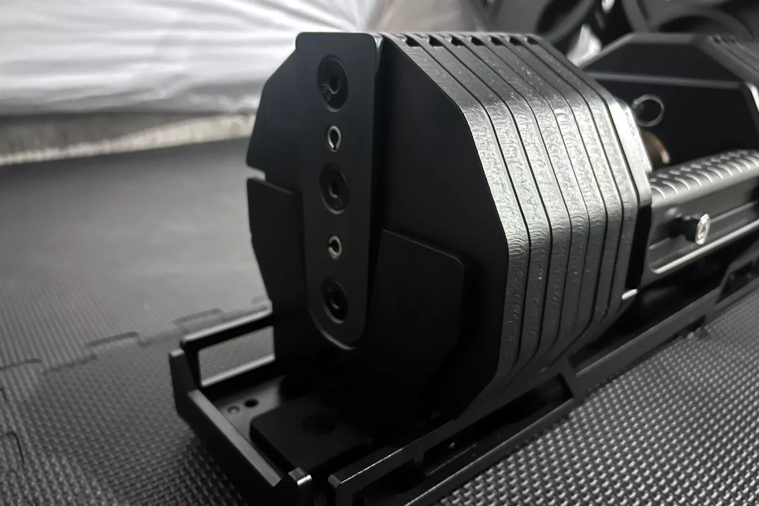 The weights on the REP Fitness REP x PÉPIN FAST Series Adjustable Dumbbell