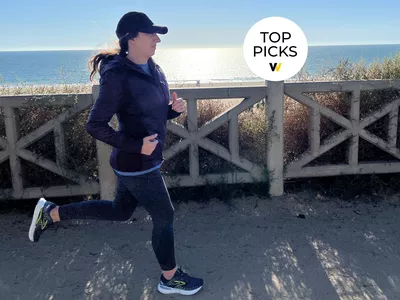 Tester running by the beach with Brooks Glycerin GTS 20