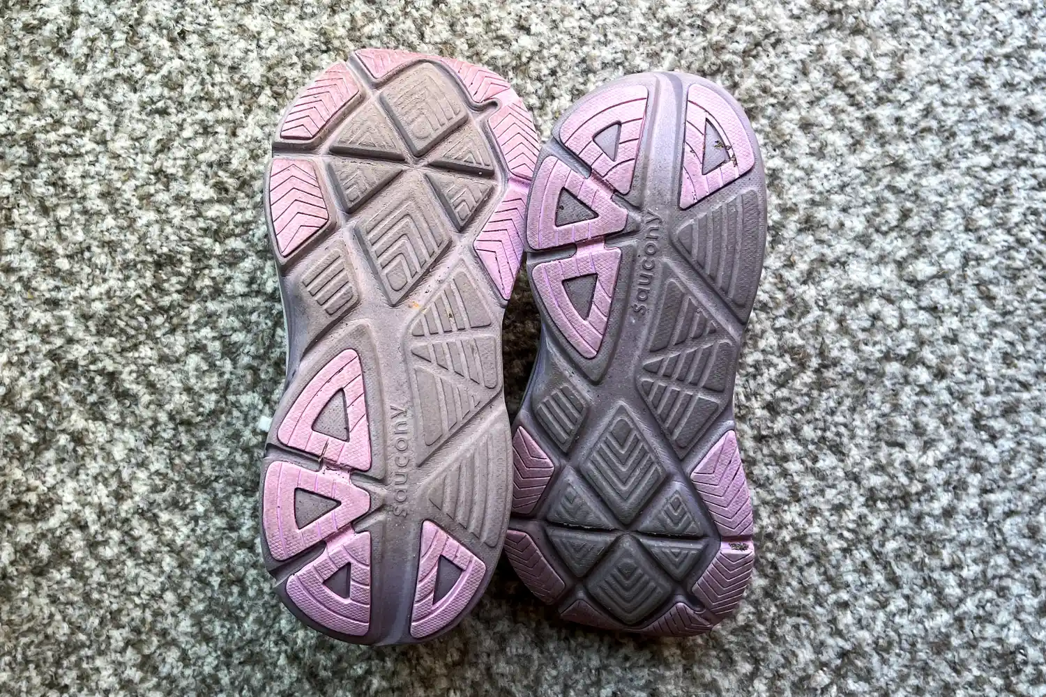 The tread pattern on the bottom of the Saucony Women's Guide 18 Sneakers