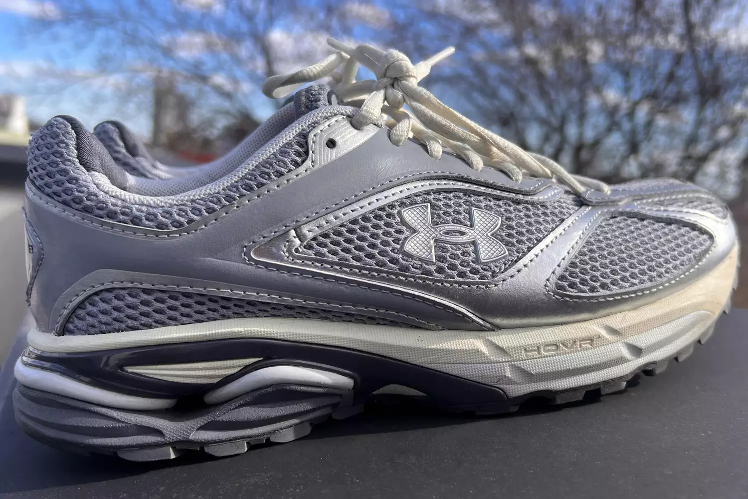 A side view of the Under Armour Unisex UA Apparition Shoes