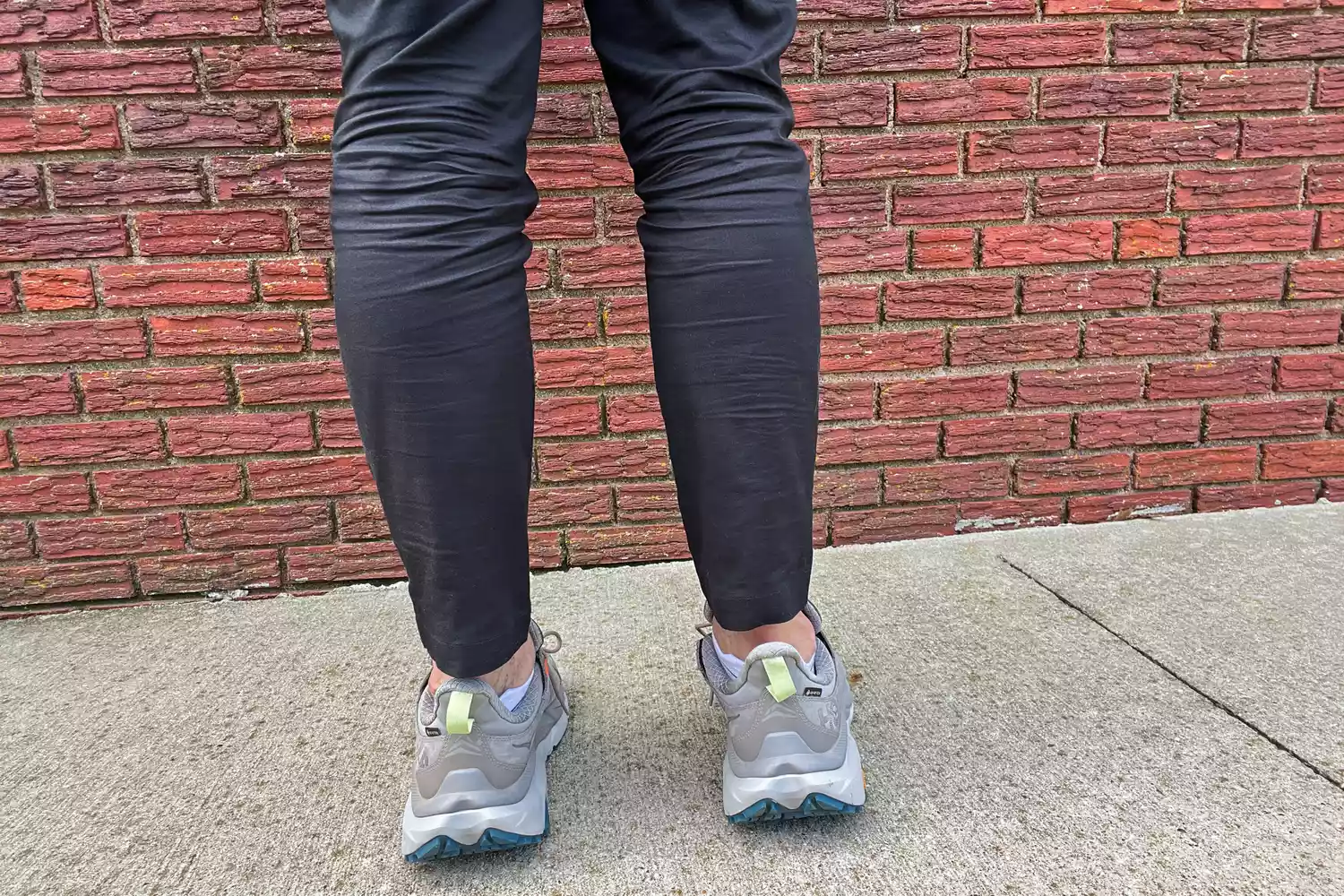 The back of the Hoka Men's Kaha 2 Low GTX Hiking Shoes