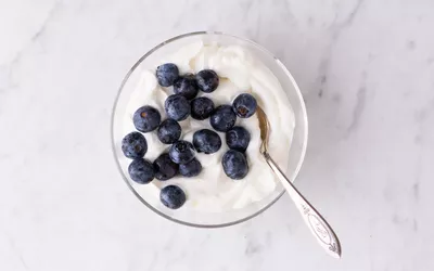 yogurt-with-blueberries